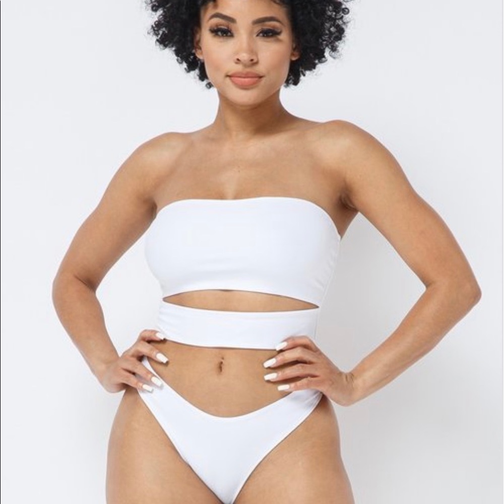 White cutout swimsuit - Picture 4 of 7